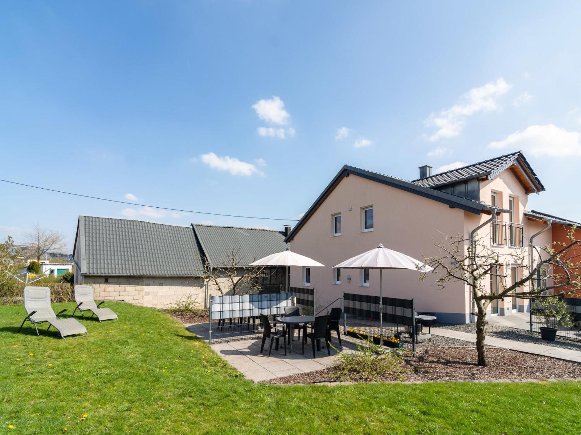 Lovely Modern Apartment With Private Terrace Ellscheid エクステリア 写真